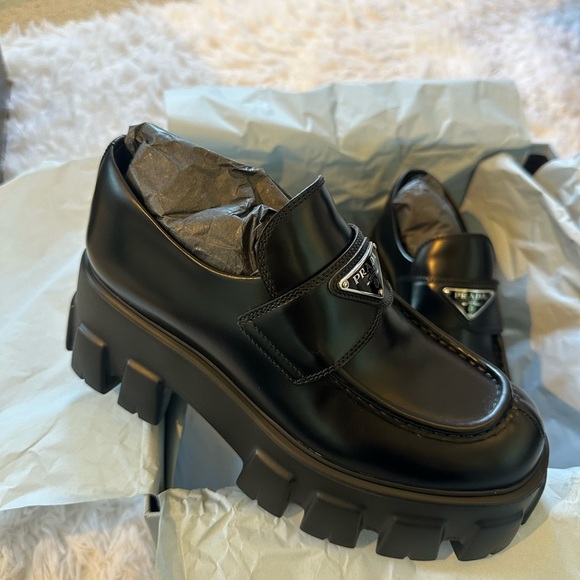 🖤🖤 Excellent condition- worn once! Prada Brushed leather Monolith loafers🖤🖤 - Picture 6 of 8
